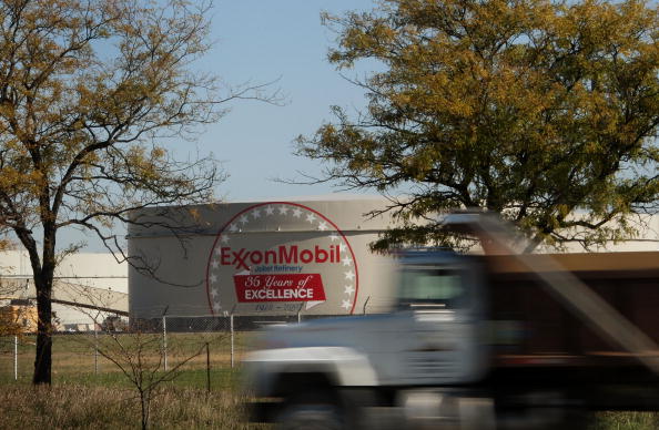ExxonMobil conteste les accusations et prévoit de les réfuter "aussi rapidement que possible", a indiqué un porte-parole. (Photo : Scott Olson/Getty Images)