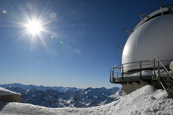 -Cette photo prise le 30 janvier 2018 montre une vue sur la chaîne des Pyrénées depuis l’Observatoire du Pic du Midi, l’une des plus hautes montagnes de France, à Bagnères-de-Bigorre. Photo : PASCAL PAVANI / AFP / Getty Images.