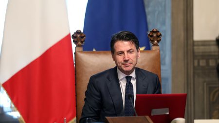 L’Italie consent à légèrement rabaisser ses ambitions budgétaires