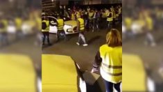 « Gilets jaunes » : les images effrayantes d’une voiture folle qui fonce sur la foule à Montpellier