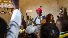 Dans la capitale Harare, un village pour sauvegarder les traditions