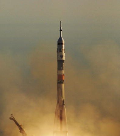 -La fusée russe Soyouz emportera un vaisseau cargo Progress pour ravitailler la Station spatiale internationale. Elle amènera aux trois spationautes actuellement sur la station orbitale plus de deux tonnes de matériel. Photo by Bill Ingalls/NASA via Getty Images.