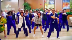 Le personnel d’un hôpital surprend une fillette de 12 ans avec sa danse et sa chanson préférées lors de son dernier jour de traitement