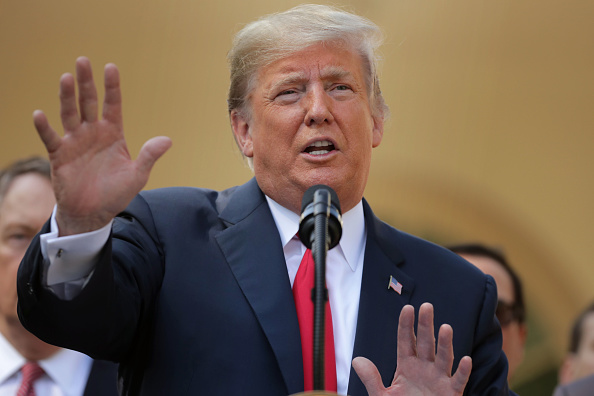 -Le président Trump considère qu’en cas de non construction du mur une fermeture de la frontière serait une "opération rentable, les Etats-Unis perdent tellement d'argent en faisant du commerce avec le Mexique. Photo de Chip Somodevilla / Getty Images.