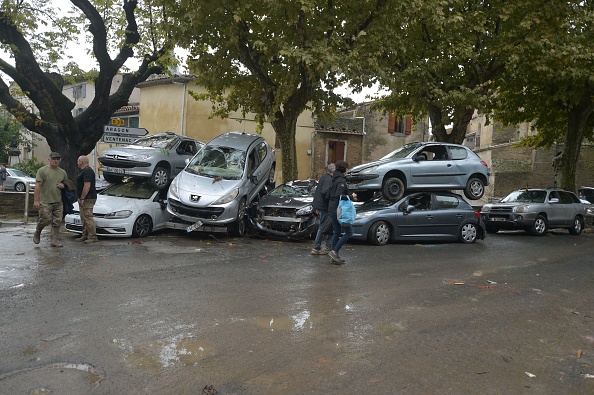 Aude : au mois d'octobre dernier lors des violentes inondations, de nombreux véhicules ont été emportés par les torrents d'eau. (Photo : Pascal PAVANI / AFP)        