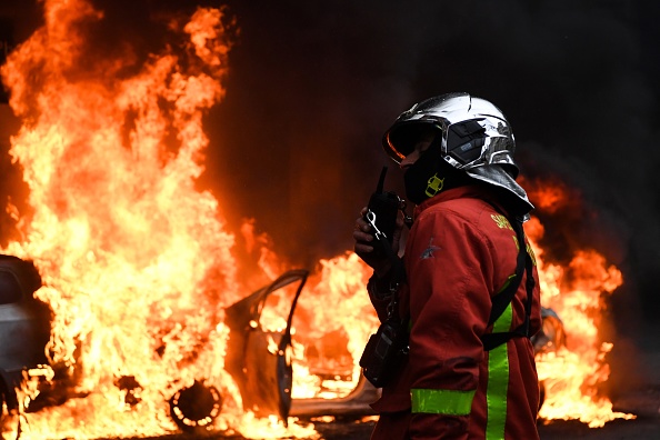 Deux véhicules de type 4X4, appartenant aux sapeurs-pompiers de la Loire, ont été volés et incendiés.       (Photo : ALAIN JOCARD/AFP/Getty Images)