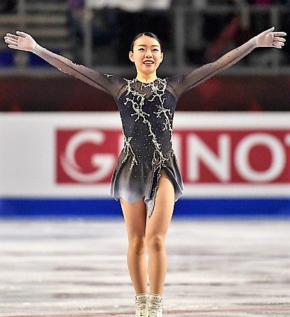-La Japonaise Rika Kihira, médaillée d’or du programme libre féminin, lors de la finale du Grand Prix ISU de patinage artistique le 8 décembre 2018 à Vancouver, en Colombie-Britannique, au Doug Mitchell Thunderbird Sports Center. Photo DON MACKINNON / AFP / Getty Images.