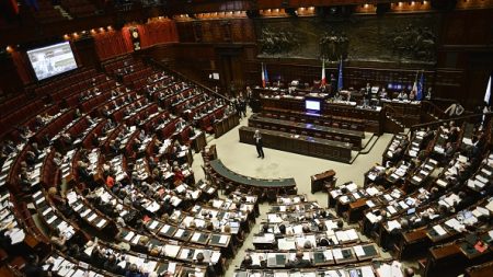 Les députés italiens appelés à adopter le budget in extremis