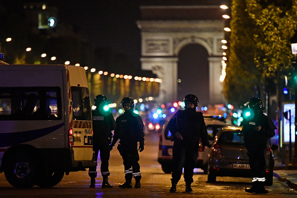 Une centaine de policiers ont manifesté à Paris jeudi 20 décembre 2018. (Photo : Jeff J Mitchell/Getty Images)