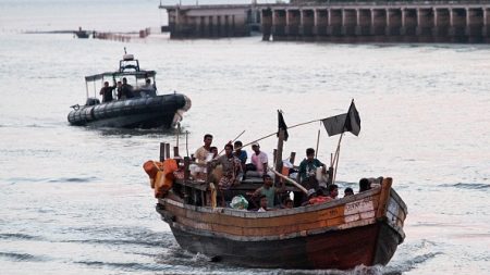 Des réfugiés rohingyas débarquent en Indonésie