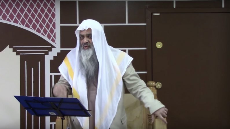 Peu de temps avant Noël, l’imam Younus Kathrada a prononcé un sermon devant les jeunes musulmans de la ville de Victoria, à l’ouest du Canada. Crédit : YouTube - Muslim Youth Victoria.