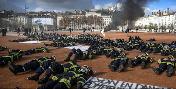 Pompiers du Rhône en grève. (Capture d’écran Facebook CGT SDMIS Lyon Metropole & Rhône)