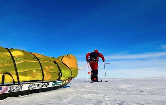 L'Américain Colin O'Brady est le premier à avoir accompli cet exploit de traverser dans ces conditions extrêmes les terres glacées de l'Antarctique. (Capture d’écran Instagram colinobrady)