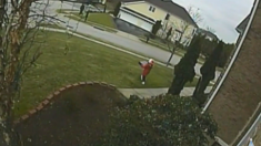 Une fillette de 8 ans vole un colis sur un porche et est filmée par la caméra de surveillance de la propriétaire
