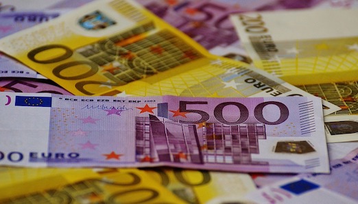 Suisse : des liasses de billets de 500 euros déchirés avaient été retrouvées dans les toilettes de plusieurs cafés et restaurants de Genève. (Photo Pixabay)