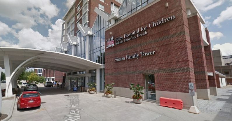 Rowan Breyts avait 1 % de chance de vivre après sa naissance en avril 2018, mais huit mois plus tard, le bambin est toujours en vie après un séjour à l'hôpital Riley à Indianapolis. (Google Street View)