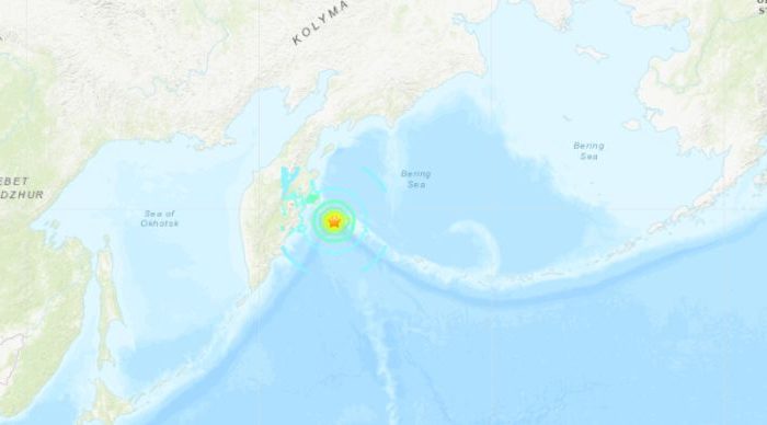 Un tremblement de terre d'une magnitude de 7,4 a frappé au large de la côte est de la Russie très tôt vendredi, heure locale, déclenchant une alerte au tsunami. (USGS)