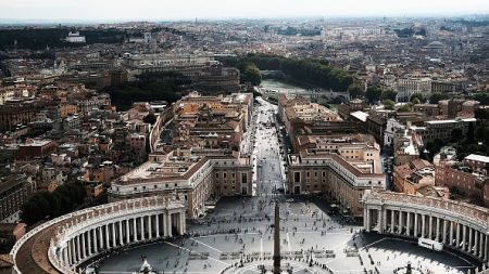 Une journaliste française nommée conseillère du bureau de presse du Vatican