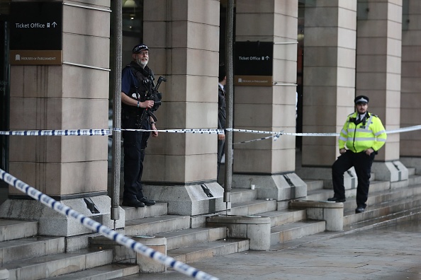 -Des députés de tous bords politiques, demandent la protection de Scotland Yard. Photo DANIEL LEAL-OLIVAS / AFP / Getty Images.