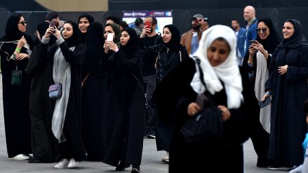 Arabie saoudite : les femmes désormais notifiées de leur divorce par SMS