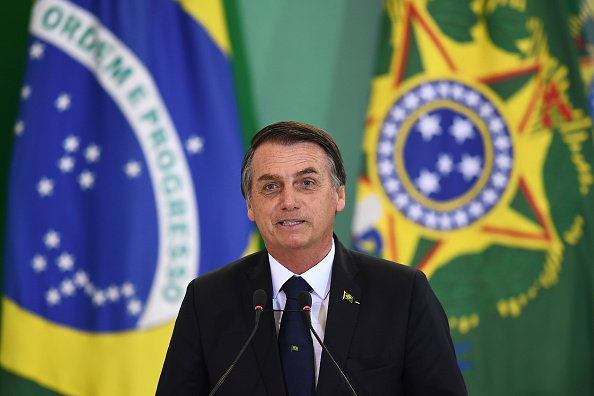 -Le 7 janvier 2019. Le président brésilien Jair Bolsonaro a prononcé un discours lors de la cérémonie de nomination des nouveaux directeurs de banques publiques, au palais de Planalto à Brasilia. Photo EVARISTO SA / AFP / Getty Images.