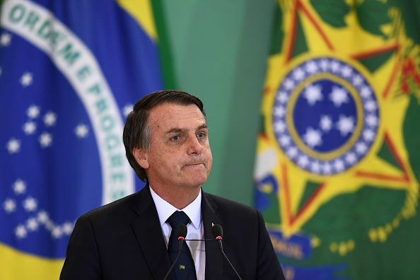 -Le 7 janvier 2019, le président brésilien Jair Bolsonaro a prononcé un discours lors de la cérémonie de nomination des nouveaux directeurs de banques publiques, au palais de Planalto à Brasilia. Photo EVARISTO SA / AFP / Getty Images.