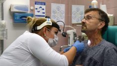 Cancer: privés de larynx mais pas de leur voix, grâce à une application tchèque
