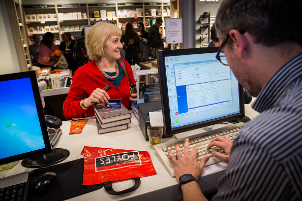 -Londres, Angleterre, librairie. Certains auteurs utilisent le pouvoir de la narration pour mettre en exergue les divisions révélées par le référendum de juin 2016 qui a décidé le Brexit. Photo de Rob Stothard / Getty Images.