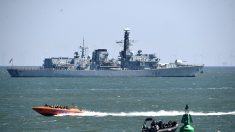 Manche: la Royal Navy dépêche un navire pour contrer les migrants