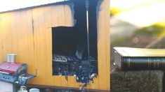 La bible d’un homme est épargnée des flammes lors de  l’incendie qui détruit sa petite maison au Texas