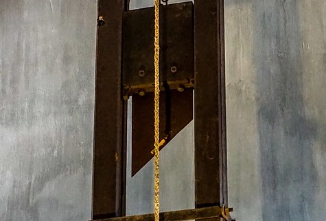 4 mois de prison avec sursis pour un "gilet jaune" après avoir crié "guillotine" a un député LREM. (Photo : Pixabay)