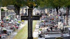Christianophobie : une dizaine de sépultures profanées dans un cimetière d’une petite ville de l’Ardèche