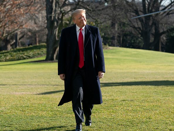 Le président américain Donald Trump retourne à la Maison Blanche après une excursion d'une journée à Camp David le 6 janvier 2019 à Washington, DC.(Photo : Chris Kleponis - Pool/Getty Images)