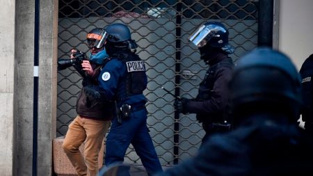 Un journaliste de BFMTV a reçu des coups de matraque d’un policier, selon un collègue