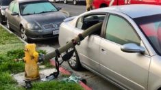 Le service d’incendie de Californie affiche des photos de ce qui arrive lorsque des gens se garent devant une borne d’incendie