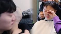 Une femme coréenne perd ses cheveux et se fait raser la tête après un traitement anticancéreux – son compagnon la réconforte