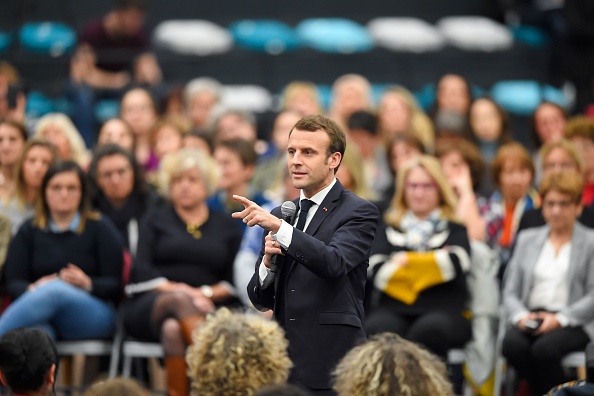 Emmanuel Macron prononce un discours le 28 février 2019 à Pessac.  (Photo  : NICOLAS TUCAT/AFP/Getty Images)