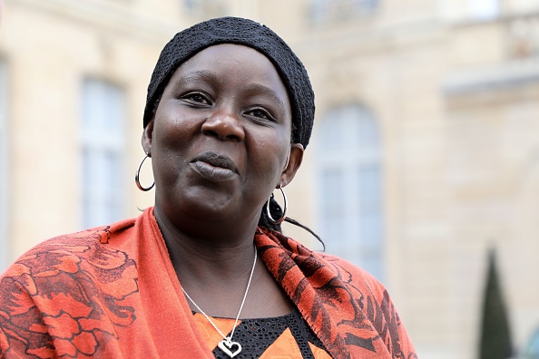 La militante camerounaise Aissa Doumara Ngatansou a reçu le prix Simone Veil de la République française pour l'égalité des sexes, le 8 mars 2019, lors de la Journée internationale de la femme. (Photo : LUDOVIC MARIN/AFP/Getty Images)