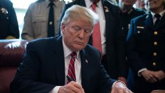 Trump dégaine son premier veto pour financer le mur promis en campagne