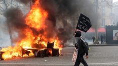 PHOTOS – Voici les images fortes des Champs-Elysées après les dégradations de samedi