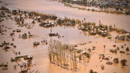 Entre 300 et 400 morts sur une route du Mozambique après un cyclone