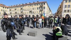 « Gilets jaunes » : la manifestante blessée à Nice a bien été poussée par un policier