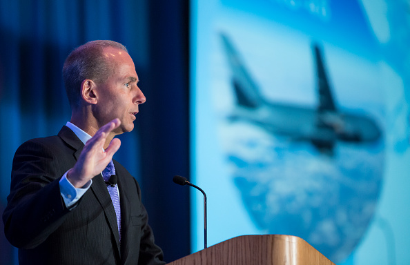 -Dennis Muilenburg, PDG de Boeing, réaffirme que "la sécurité est au cœur de qui nous sommes chez Boeing ».  Photo de Stephen Brashear / Getty Images.