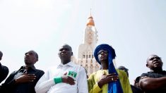 Mali : sur le lieu d’un massacre d’un village Peul, le  président Keïta promet de rétablir la sécurité