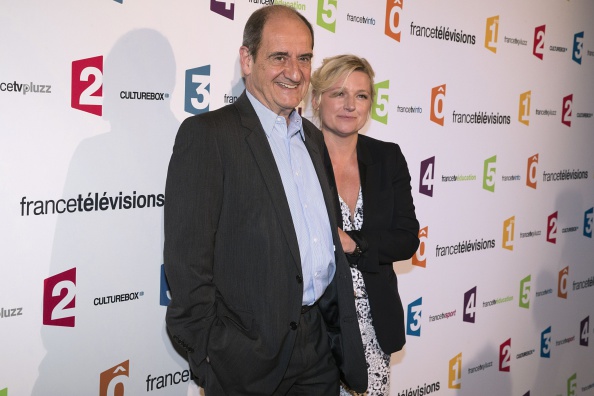 Pierre Lescure et Anne-Élisabeth Lemoine prennent la pose le 26 août 2014 à l’occasion d’un raout organisé par France Télévisions. Crédit : JOEL SAGET/AFP/Getty Images.