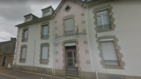 Des tags appelant les forces de l’ordre au suicide découverts sur la façade de la gendarmerie de Landivisiau dans le Finistère