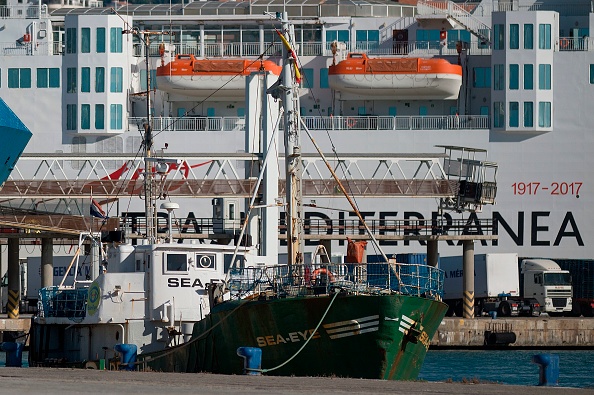 Un bateau de sauvetage de l'organisation non gouvernementale (ONG) allemande Sea-Eye amarré au port de Malaga le 16 décembre 2018. (Photo : JORGE GUERRERO/AFP/Getty Images)