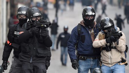 LBD : le maire d’une commune de 700 habitants prend un arrêté interdisant l’usage des lanceurs de balles de défense