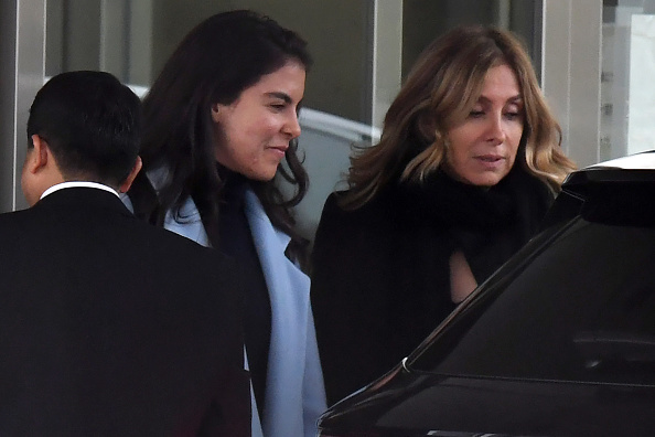 -Carole Ghosn épouse de l'ancien président de Nissan, Carlos Ghosn, a été interrogée en tant que témoin dans le dernier volet de l'affaire, celui qui vaut à M. Ghosn d'être retourné le 4 avril en prison. Photo de Toshifumi KITAMURA / AFP / Getty Images.