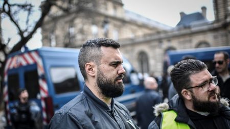 Une rencontre avec des « gilets jaunes », dont Eric Drouet, tourne court au Sénat